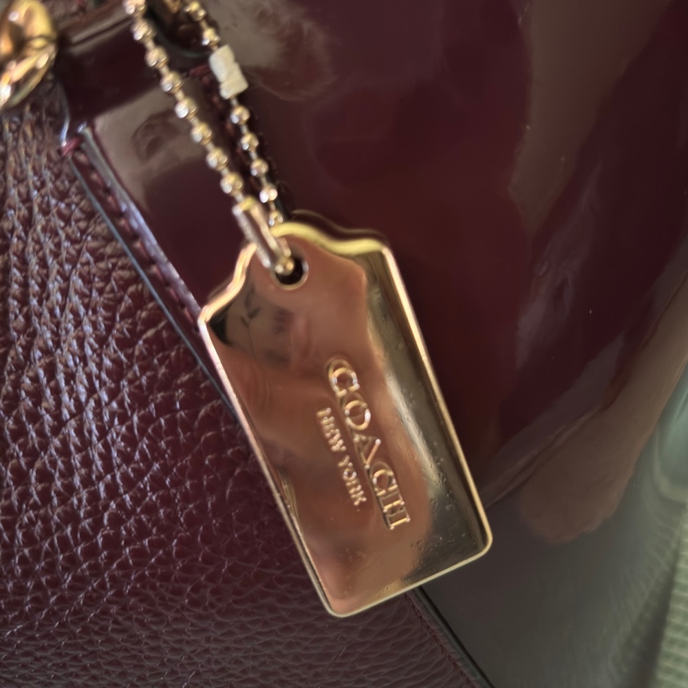 COACH Burgundy Ava Chain Tote with Gold Hardware EUC - Picture 6 of 15